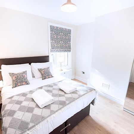 Victorian 2Br Apartment, King Beds, Fast Wifi, Near Shops, Cafes & Transport, E17 ロンドン エクステリア 写真
