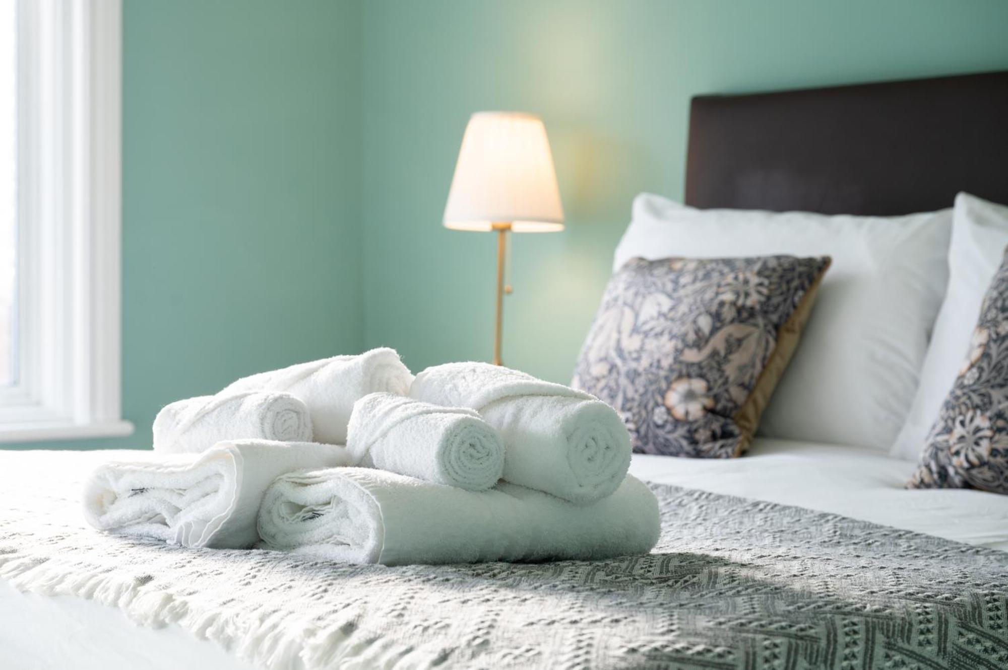 Victorian 2Br Apartment, King Beds, Fast Wifi, Near Shops, Cafes & Transport, E17 ロンドン エクステリア 写真