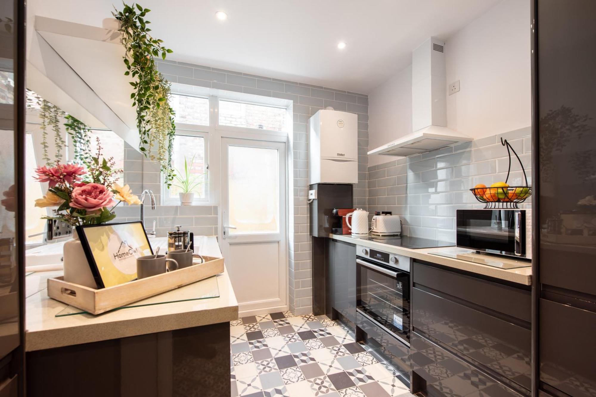 Victorian 2Br Apartment, King Beds, Fast Wifi, Near Shops, Cafes & Transport, E17 ロンドン エクステリア 写真
