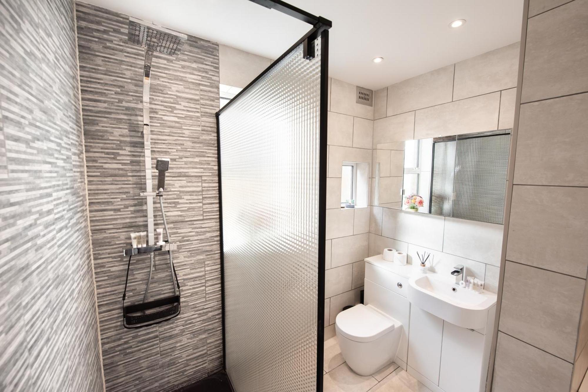 Victorian 2Br Apartment, King Beds, Fast Wifi, Near Shops, Cafes & Transport, E17 ロンドン エクステリア 写真