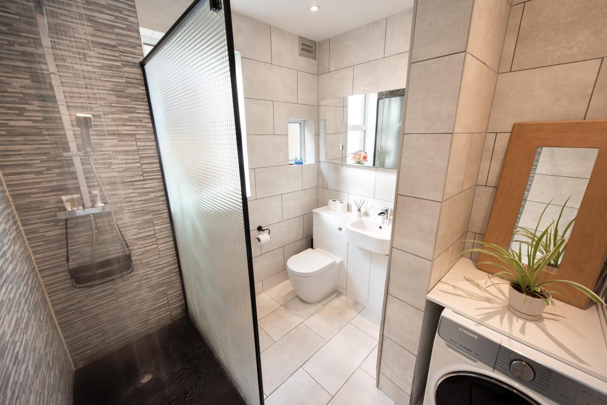 Victorian 2Br Apartment, King Beds, Fast Wifi, Near Shops, Cafes & Transport, E17 ロンドン エクステリア 写真