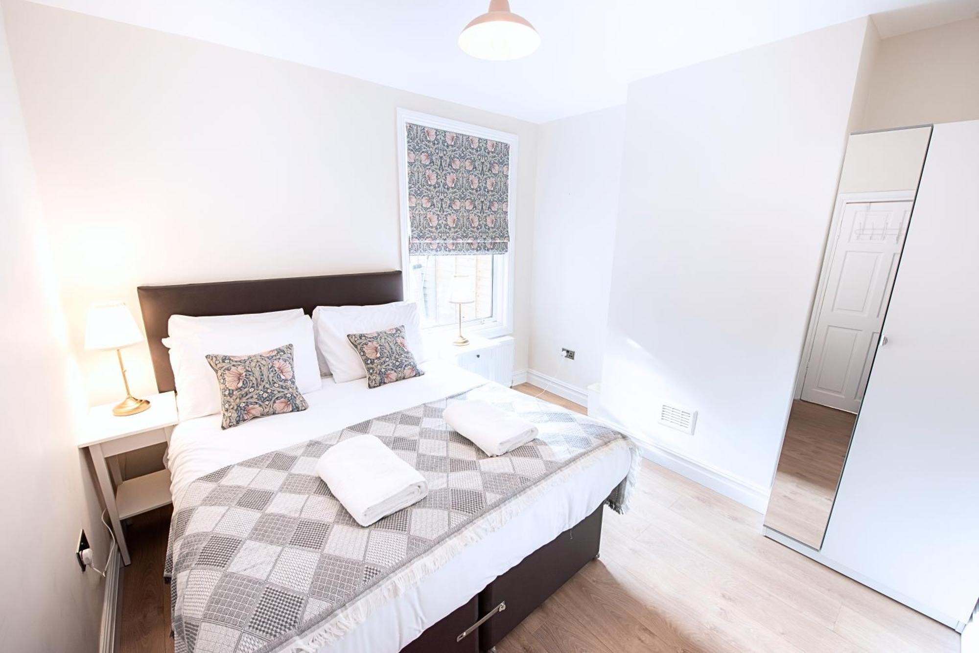 Victorian 2Br Apartment, King Beds, Fast Wifi, Near Shops, Cafes & Transport, E17 ロンドン エクステリア 写真