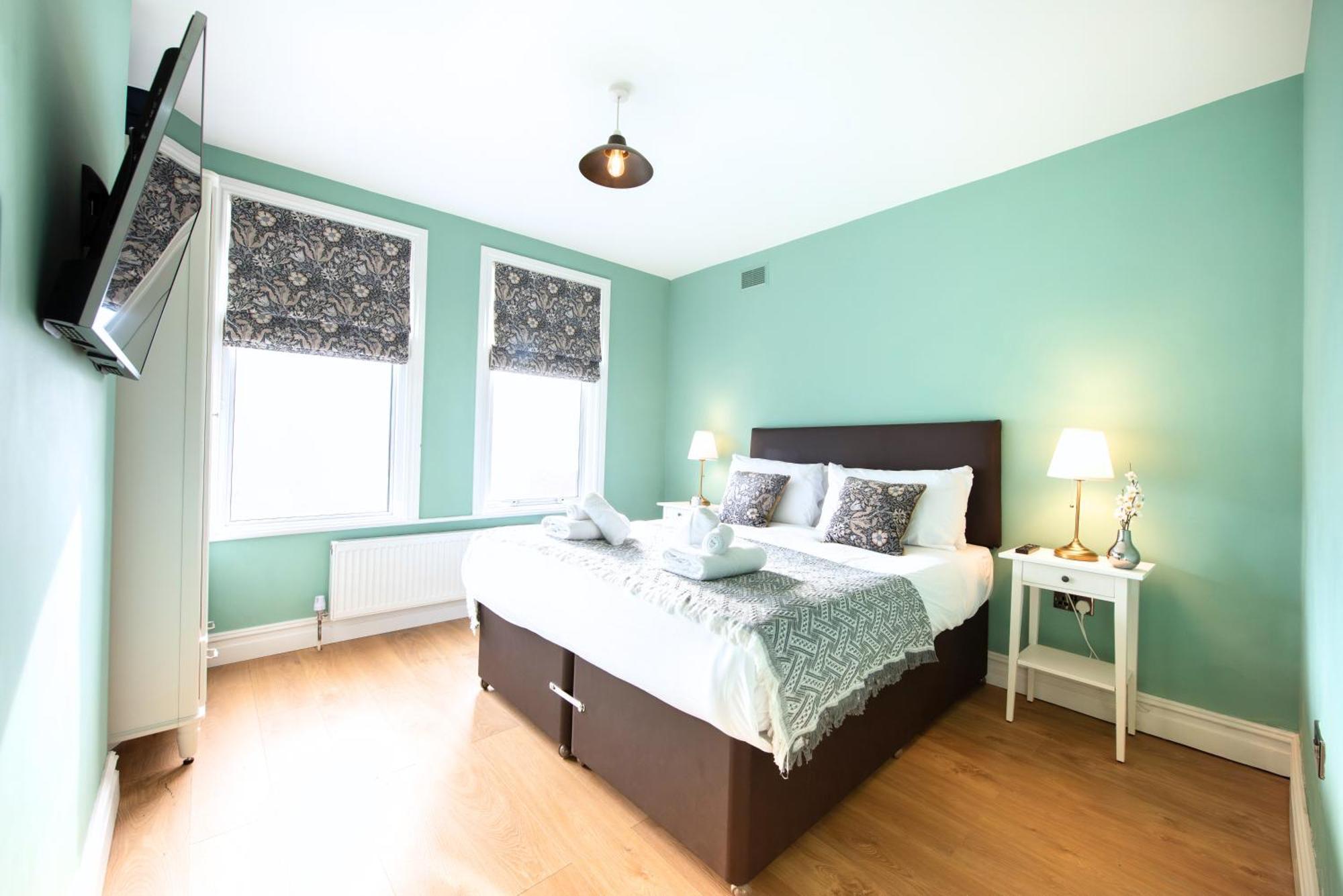 Victorian 2Br Apartment, King Beds, Fast Wifi, Near Shops, Cafes & Transport, E17 ロンドン エクステリア 写真