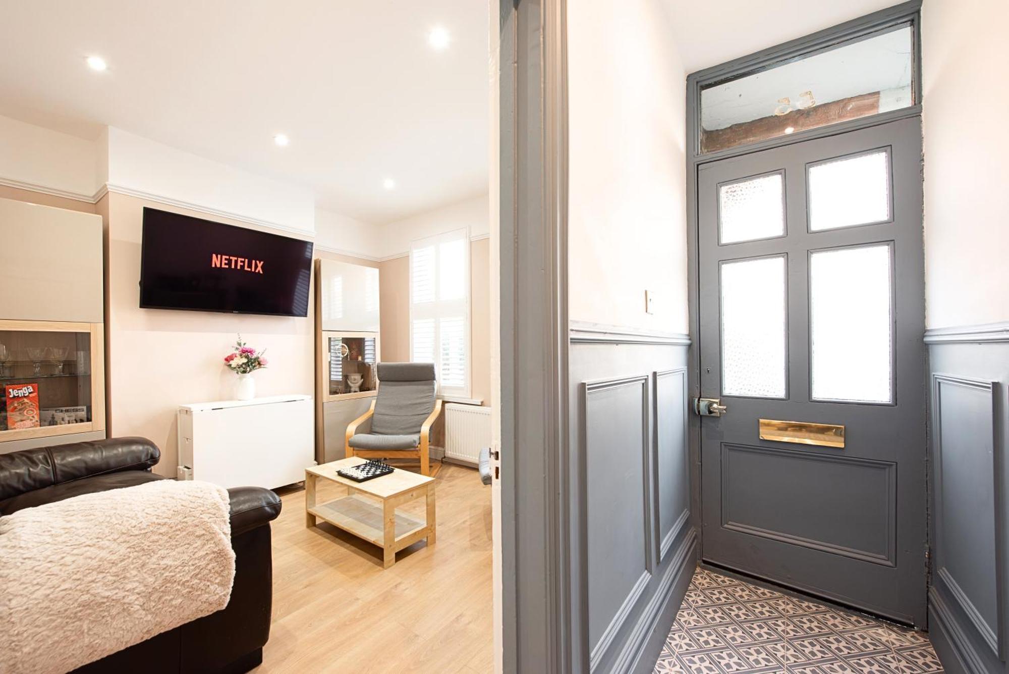 Victorian 2Br Apartment, King Beds, Fast Wifi, Near Shops, Cafes & Transport, E17 ロンドン エクステリア 写真